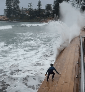 Surfista de escadaria – Deu no Facebook&nbsp;(vídeo)!